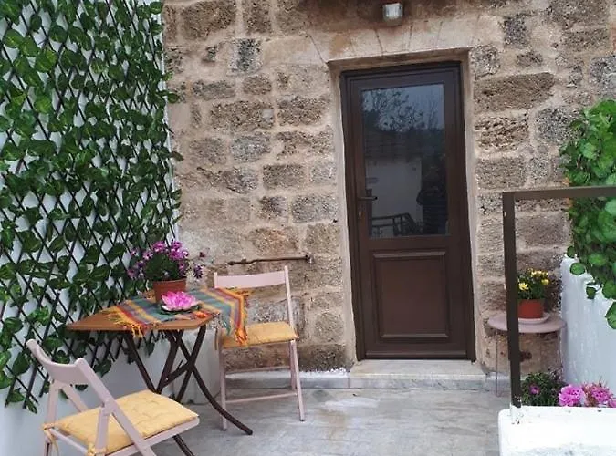 Traditional Stone House Apartment *